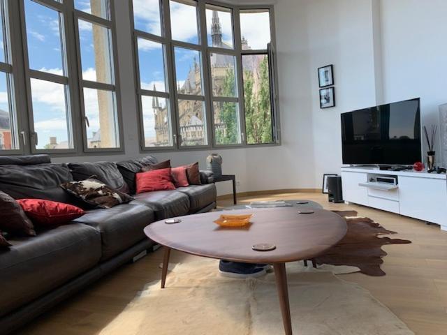 Loft Des Sacres - Vue Unique Sur La Cathedrale Apartment แร็งส์ ภายนอก รูปภาพ