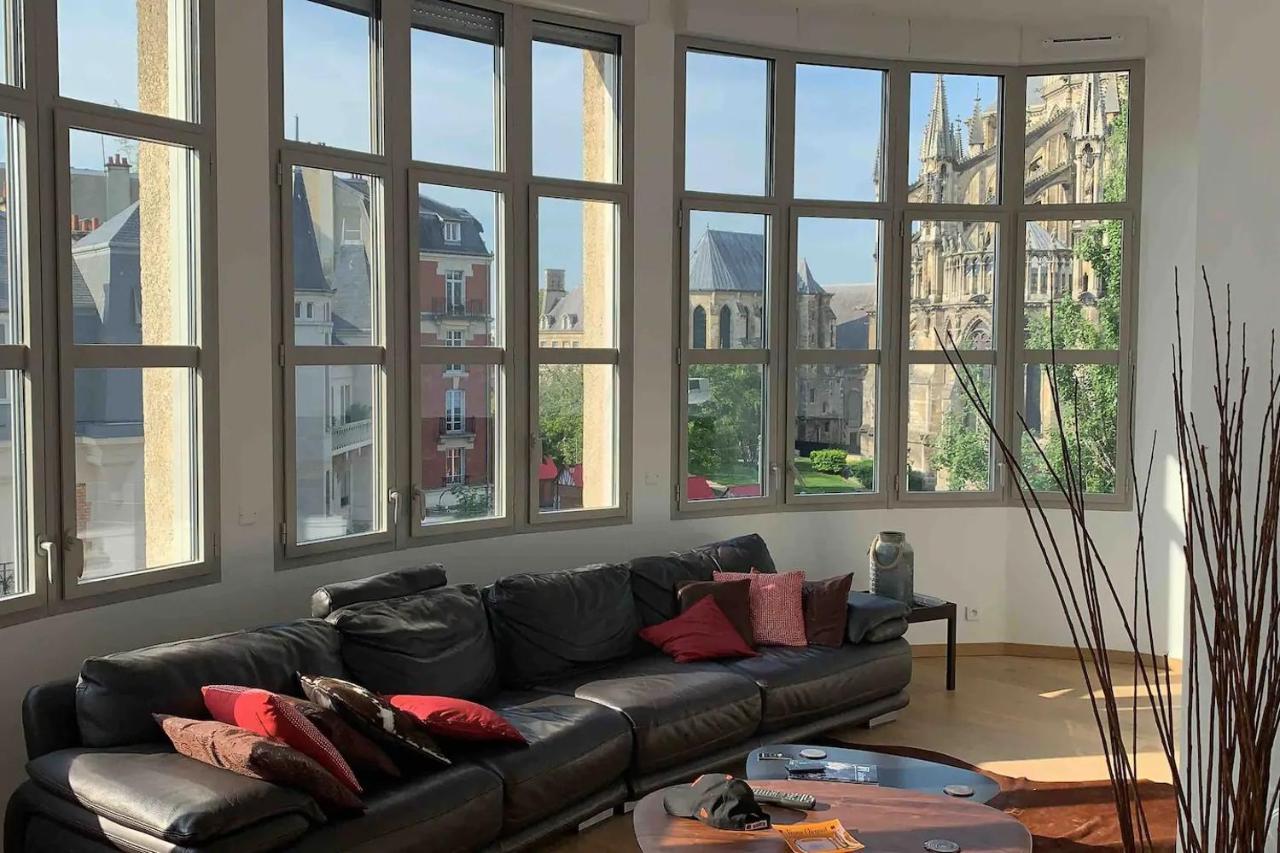 Loft Des Sacres - Vue Unique Sur La Cathedrale Apartment แร็งส์ ภายนอก รูปภาพ
