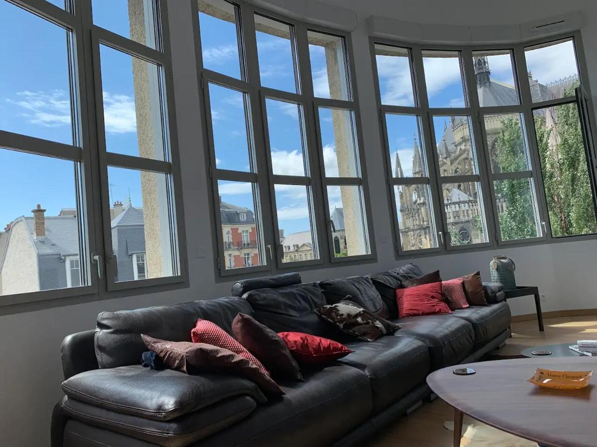 Loft Des Sacres - Vue Unique Sur La Cathedrale Apartment แร็งส์ ภายนอก รูปภาพ